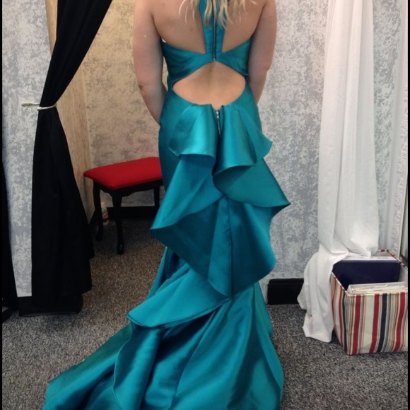 Sherri Hill 2016 Prom Dress Size 0, altered to size 2 - Picture 2 of 3